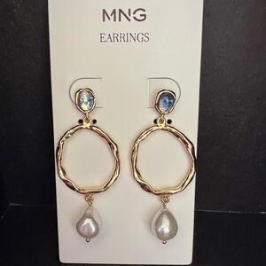 Mango Gold Hoop Blue Earrings with Pearl Accents